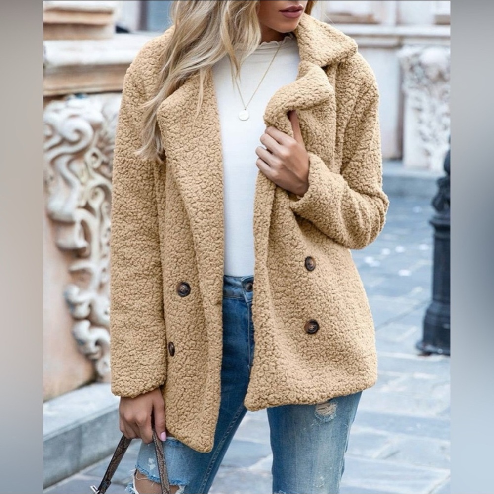 Sunday SALE! 🫶🏼 NWT - Hidden Brand Teddy/Sherpa Buttoned Blazer
